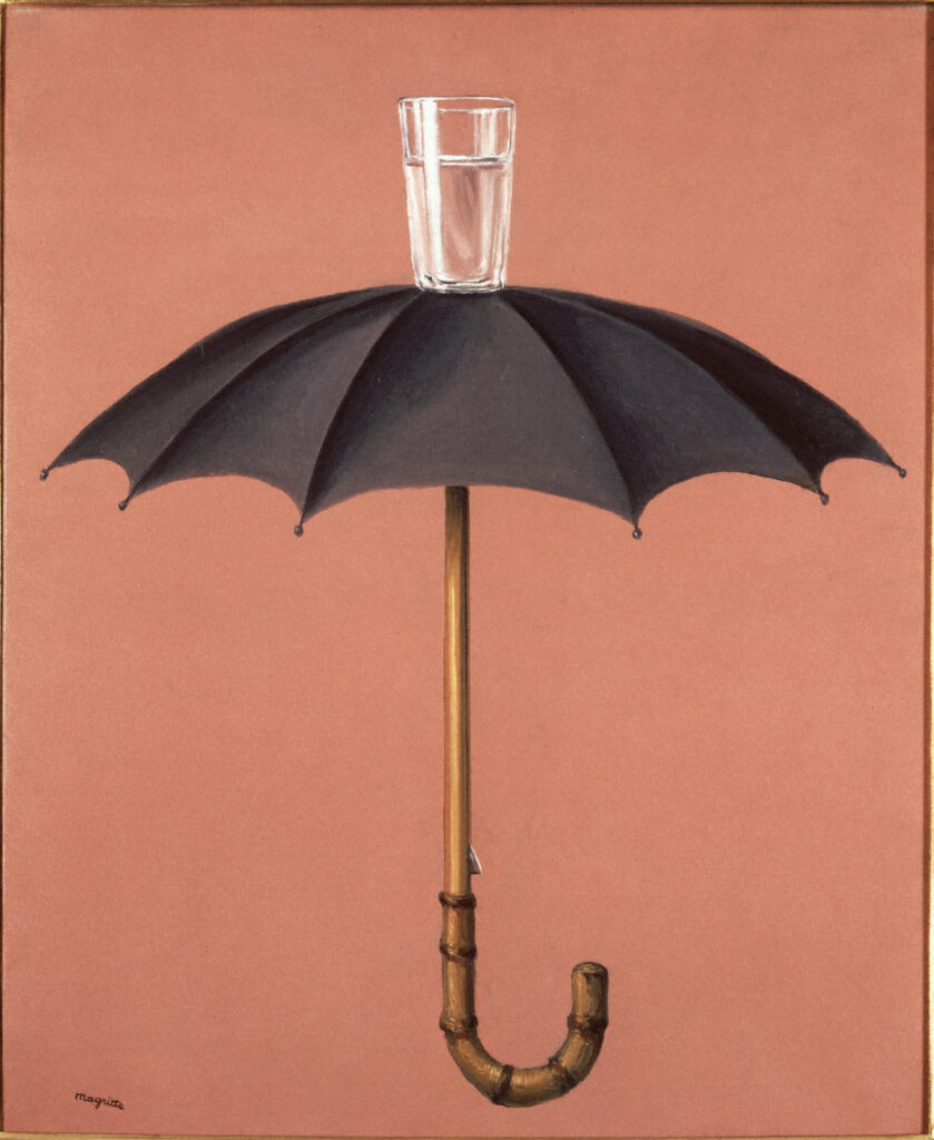Dans "Les vacances de Hegel", un verre et un parapluie réunis de façon inattendu, figurent deux attitudes contraires face à l’eau : contenir ou repousser.