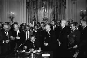 En 1964, le Civil Right Acts déclara la fin de la ségrégation raciale. 
